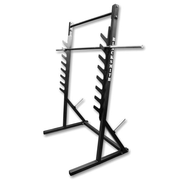 Vista frontal isométrica del rack de sentadillas Blacksmith Classic – diseño compacto y resistente para entrenamiento funcional.